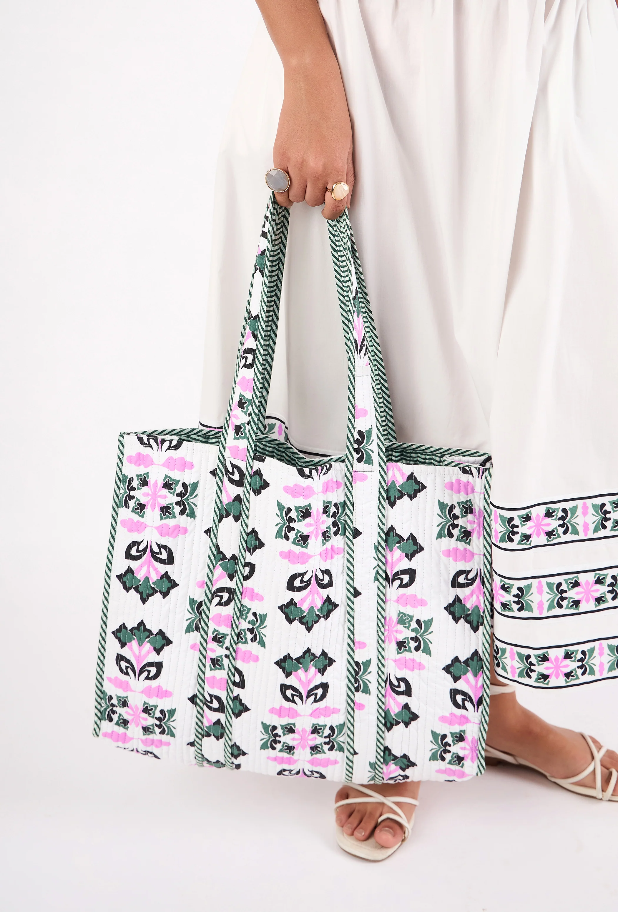 1395 Voyager Tote - Image 4