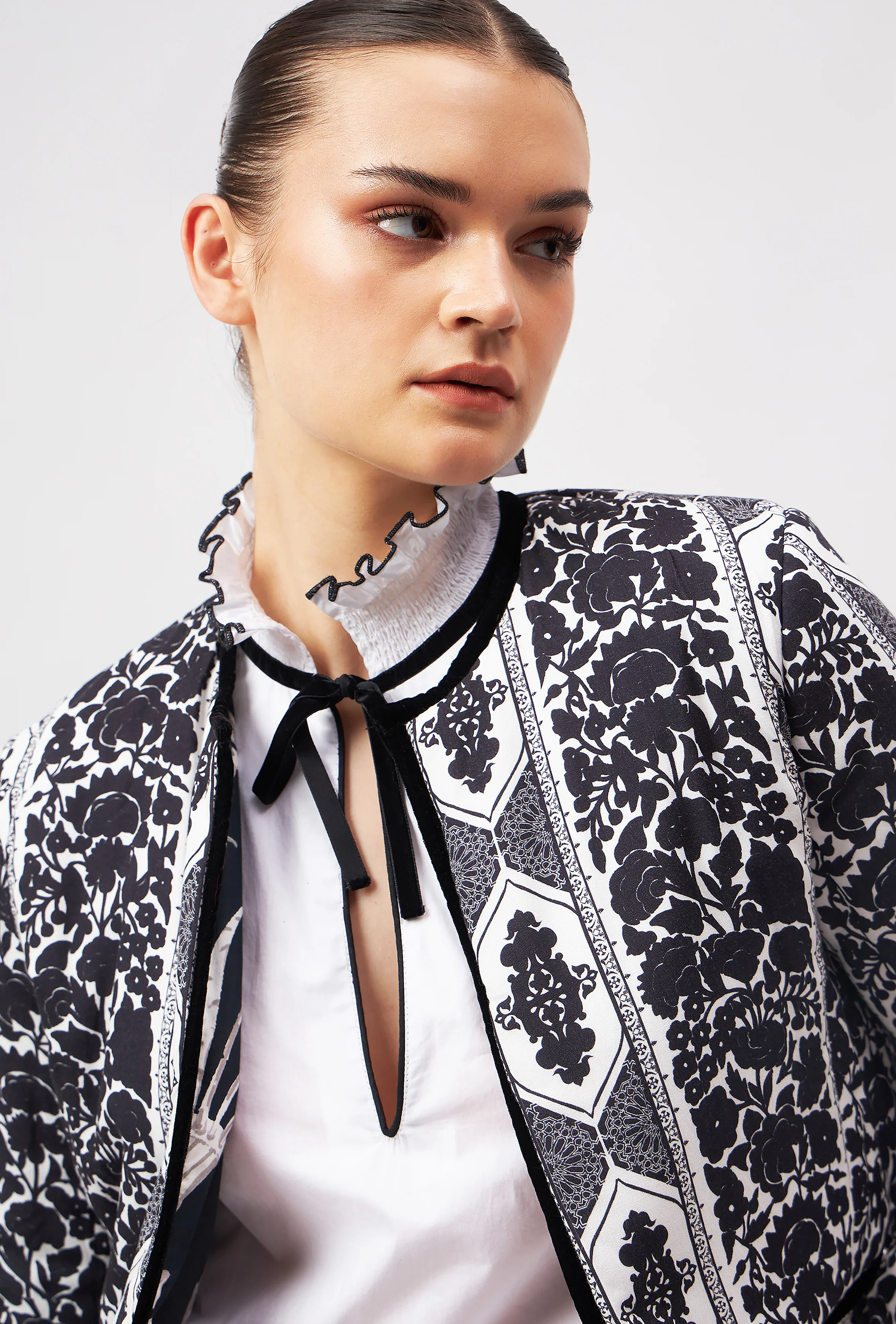 1499 Joan Reversible Jacket - Image 7