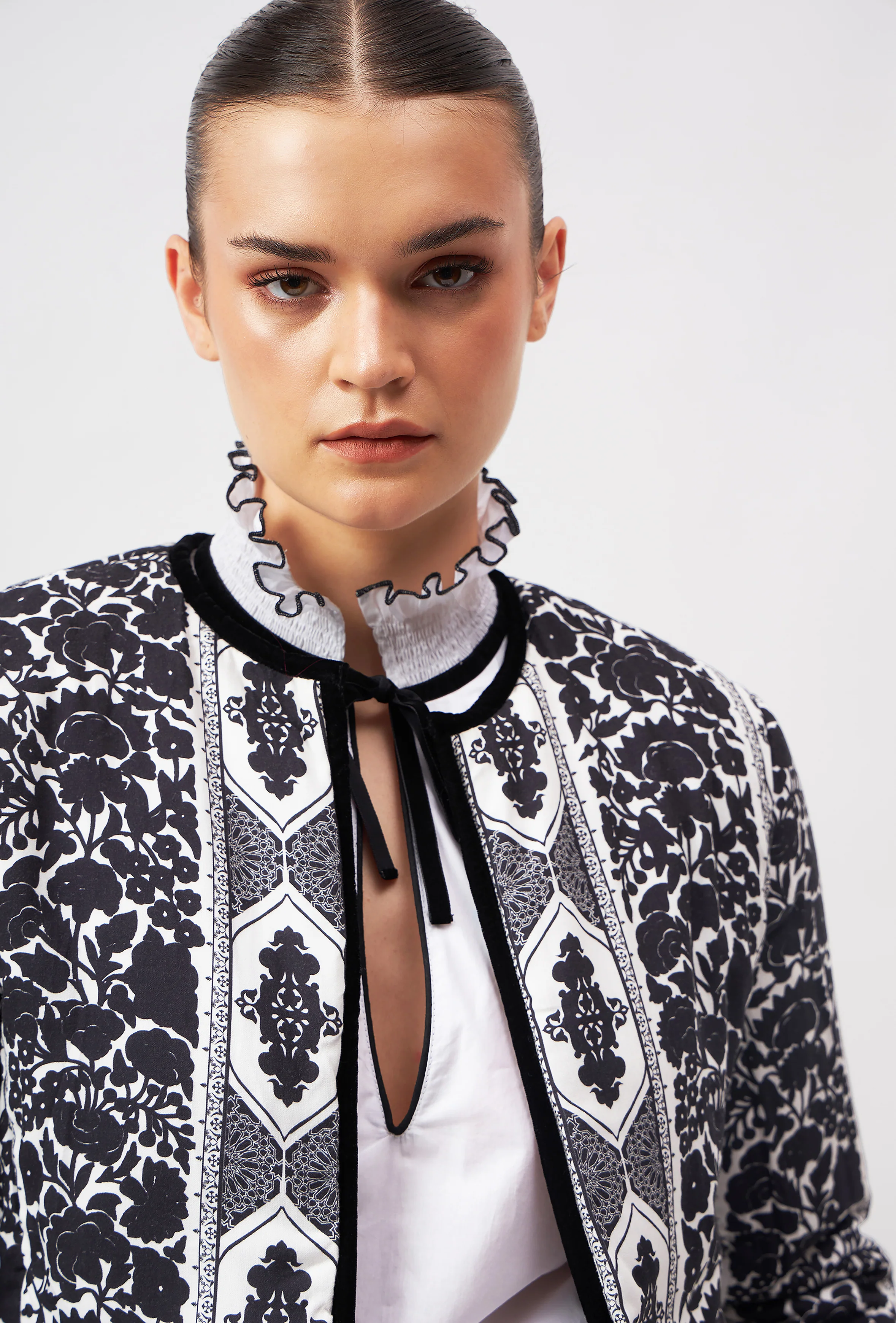 1499 Joan Reversible Jacket - Image 9